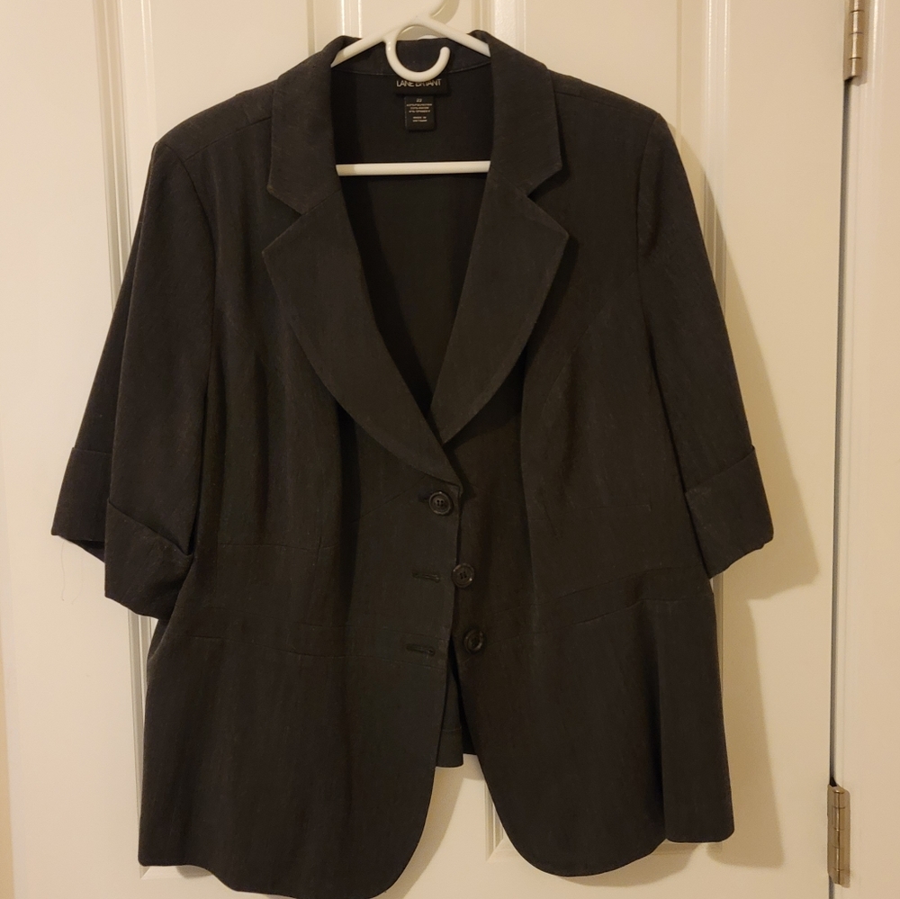 Good Quality Lane Bryant Short-Sleeved Suitjacket and Pants in size 22